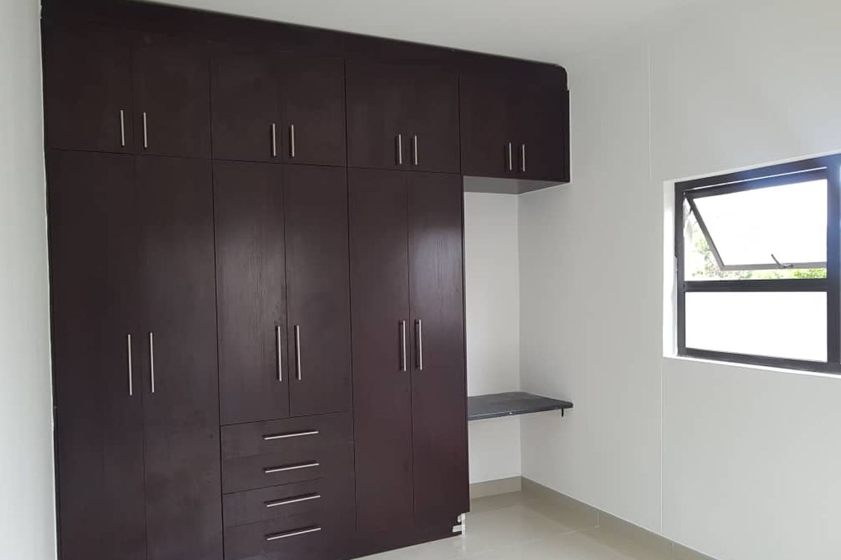 IMMACULATE PRIVATE UNIT - Photo 3