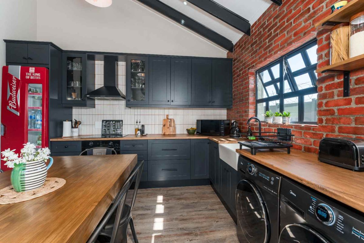 Modern 2-Bedroom Apartment for Sale in Thornton - Photo 4