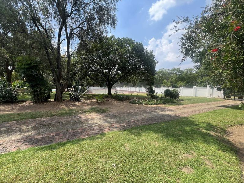 Prime Development Opportunity | 5,000sqm Land – Subdivision Potential | Bryanston East - Photo 5