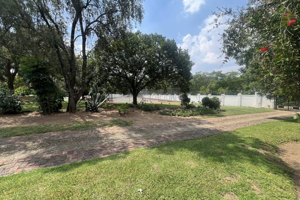 Prime Development Opportunity | 5,000sqm Land – Subdivision Potential | Bryanston East - Photo 5