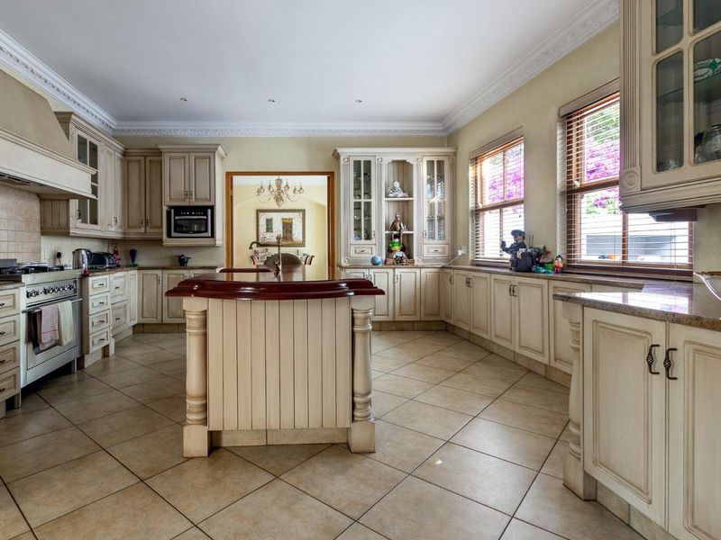 Elegant 4 Bedroom Family Home for Sale in Dainfern Golf Estate - Photo 6