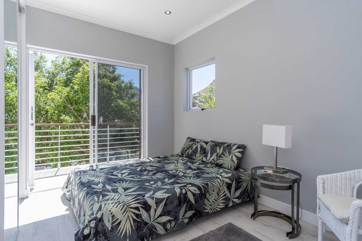 Modern Duplex apartment in Secure Hout Bay Estate - Photo 4