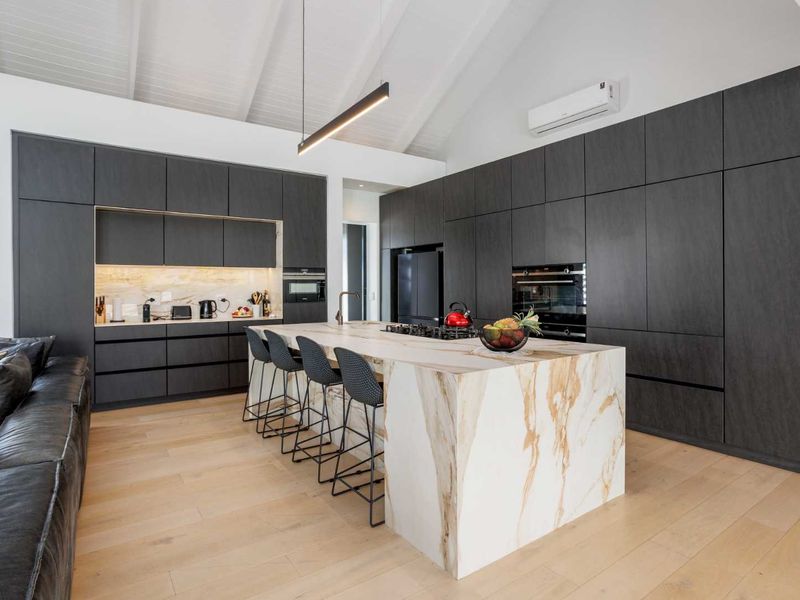 Exceptional Five-Bedroom Furnished Home to Rent in La Vue Neighbourhood on Val de Vie Estate - Photo 6
