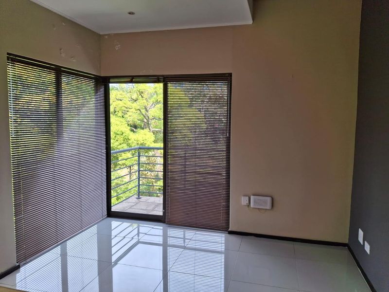 A BEAUTIFUL TWO BEDROOM TOWNHOUSE - Photo 10