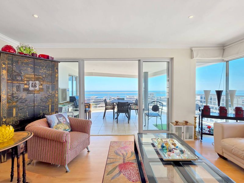 Perfectly positioned in Upper Sea Point with panoramic sea views - Photo 7