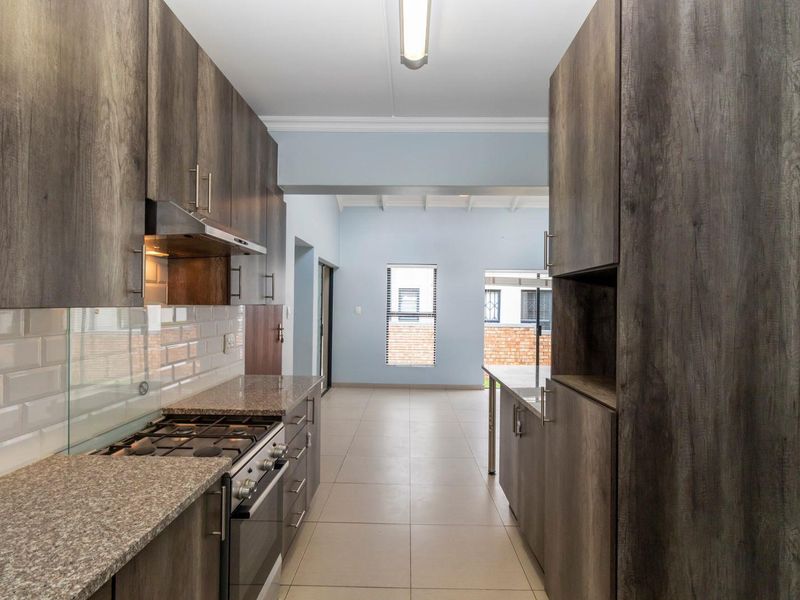 Modern house available to rent - Photo 3