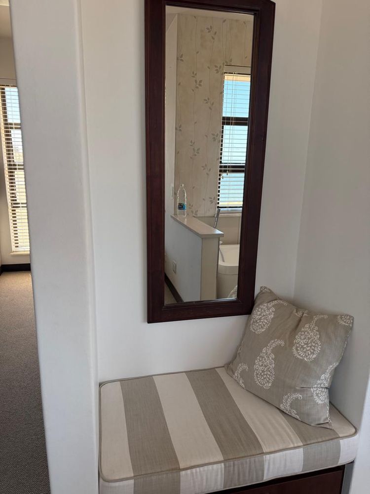 Main bedroom en-suite bathroom 