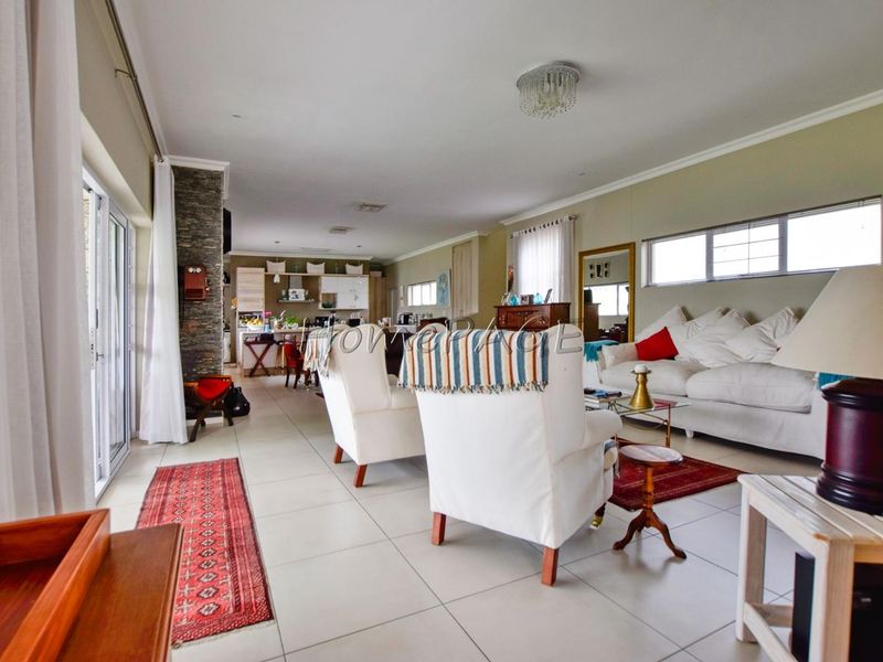Dunes (Kramersdorf), Swakopmund:  Beautiful, Upmarket, Modern Home is for Sale - Photo 7