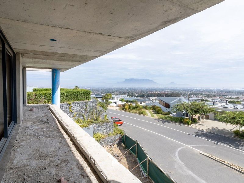 Elevated Dual-Residence Luxury with Breathtaking Panoramic Views – Baronetcy Estate - Photo 4