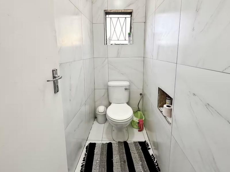 3 Bedroom House with 2 Bedroom Flatlet for Sale in Newholme, Pietermaritzburg - Photo 10