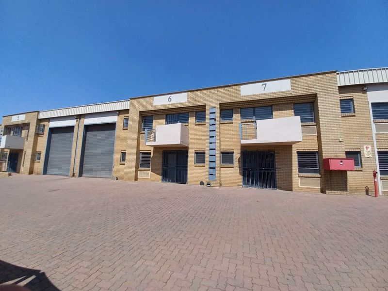 566m2 Driehoek Warehouse To Let - Photo 4