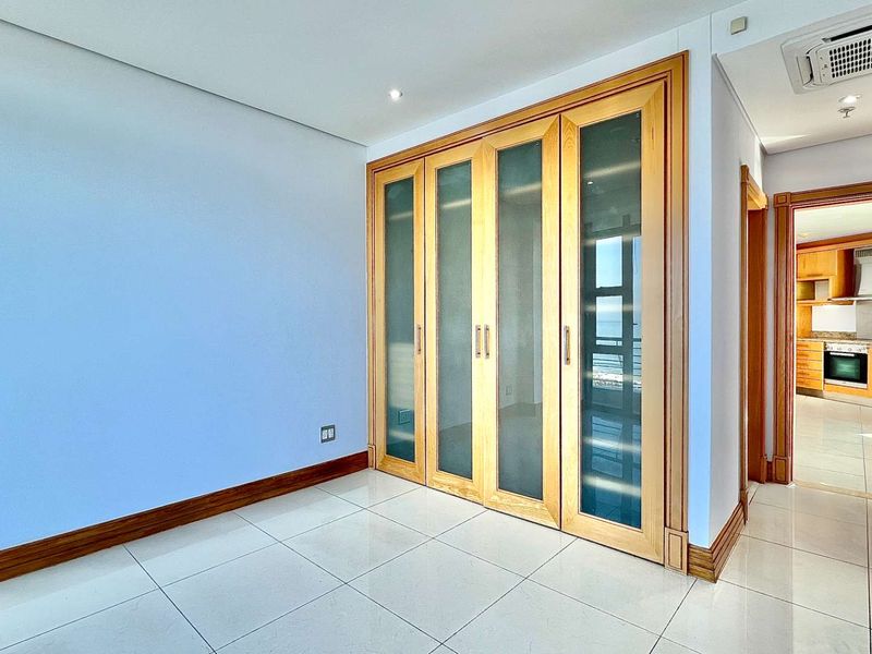 3 BEDROOM I 3.5 BATHROOM APARTMENT - Photo 8