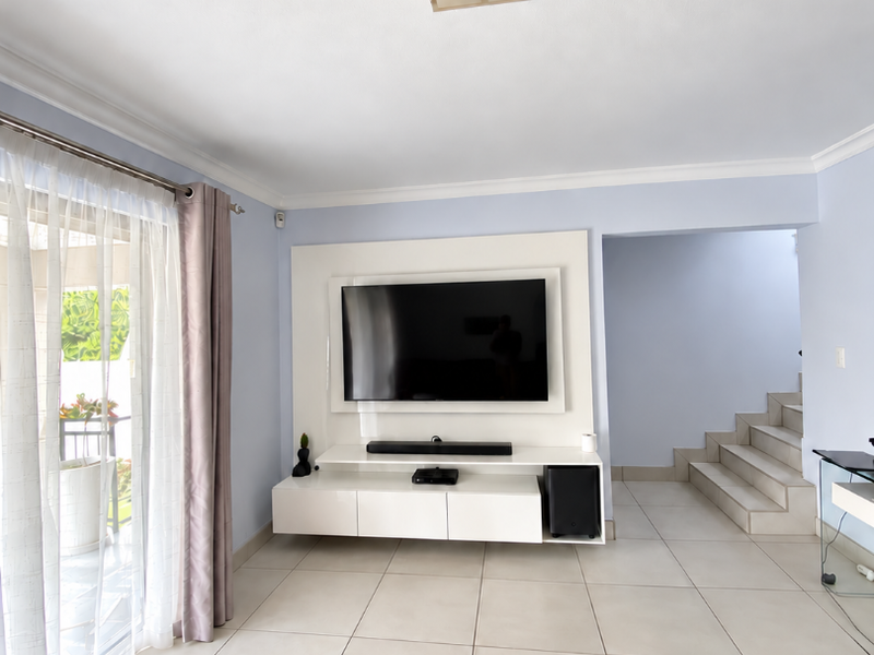 3 Bedroom Duplex - Photo 4