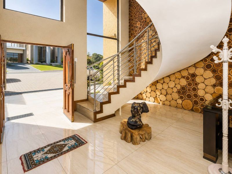 Sophisticated 5-Bedroom Residence with Spectacular Views – Xanadu Nature Estate - Photo 8