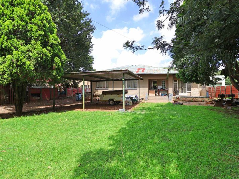 Home with an income opportunity - Photo 2