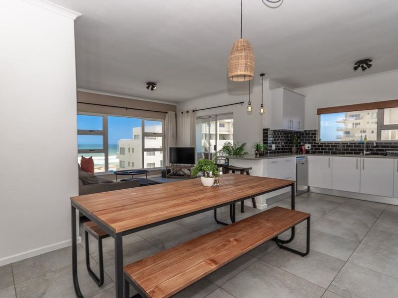 Super Spacious Luxury 3-Bedroom with Sea Views - Photo 4