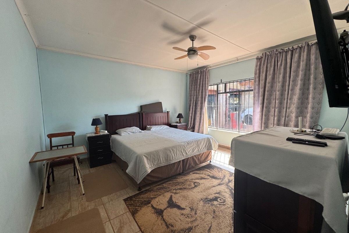 WATER-RICH SMALLHOLDING WITH DEVELOPMENT POTENTIAL NEAR HARTBEESPOORT DAM - Photo 5