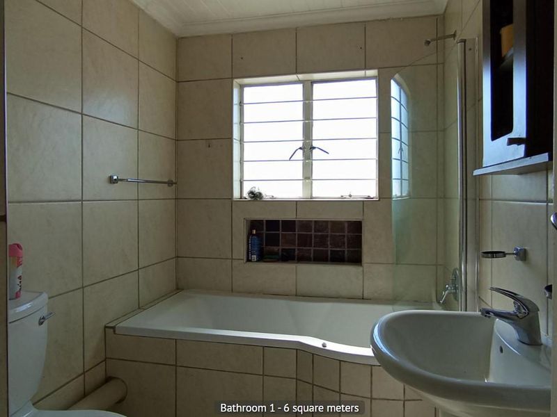 2 Bedroom Apartment in Andeon - Photo 9