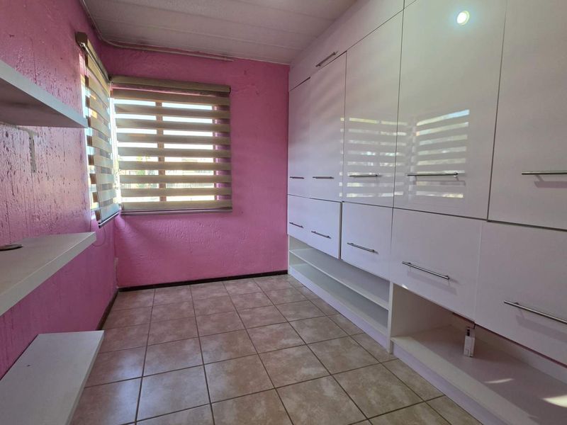 2 Bedroom Townhouse for Sale in Glenvista - Photo 8