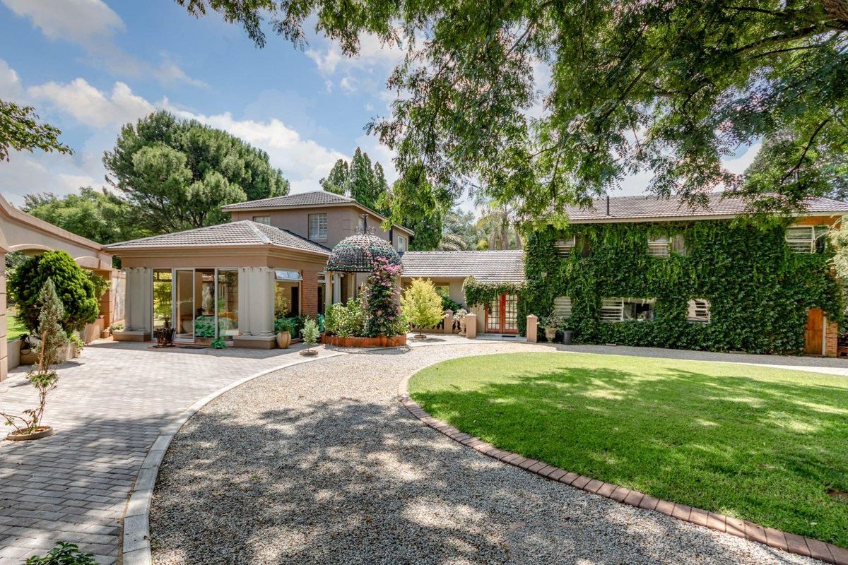 EXCLUSIVE PROPERTY FOR SALE IN BENONI SMALL FARMS - Photo 2