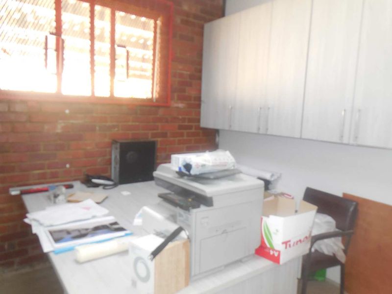 Offices for Rental in the Prime area of Silverton - Photo 10