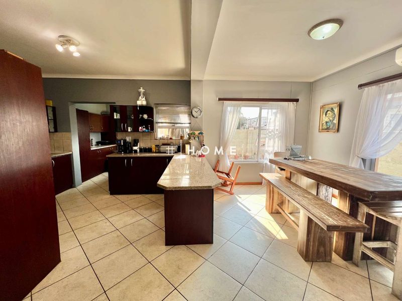 Family Home for sale near Windhoek Gimnasium - Photo 8