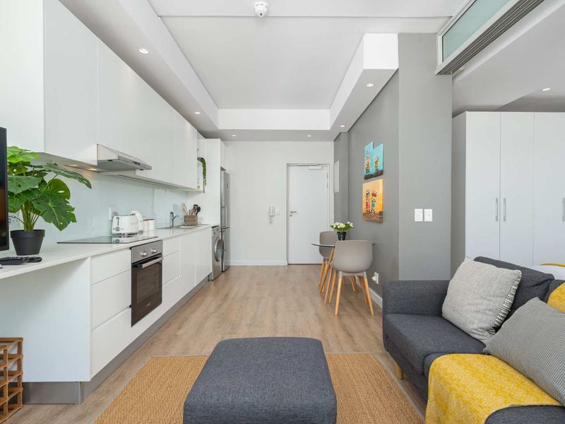 Turnkey 13th Floor Apartment | Skyline Framed by Iconic Table Mountain - Photo 9