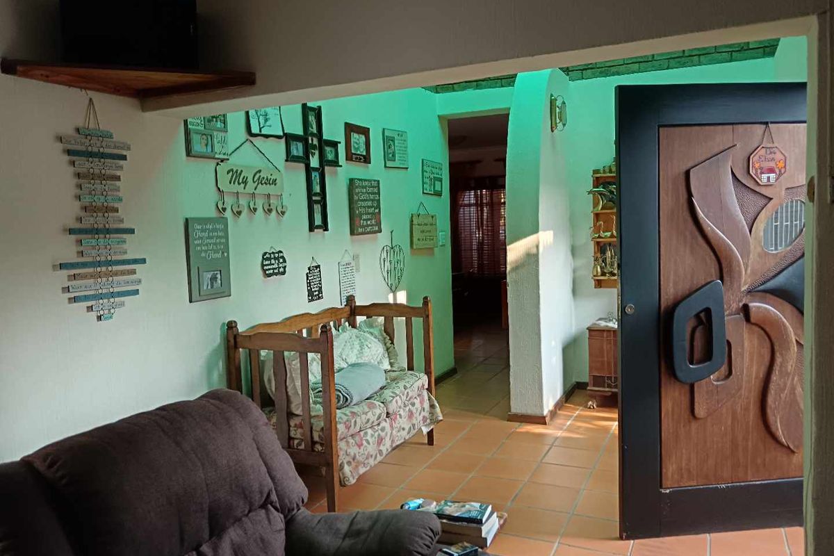 A Gem in the heart of Karenpark, a must see. - Photo 5