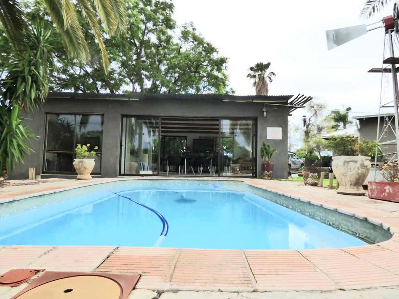 Turnkey Guest House: 80% Occupancy in Prime Otjiwarongo! - Photo 2