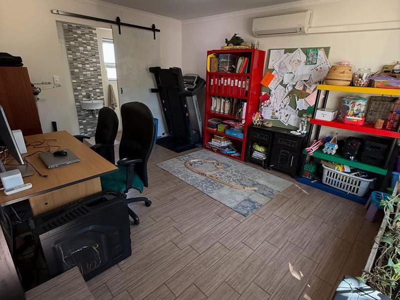 Hochland Park- For Sale- N$3 250 000 - Photo 4