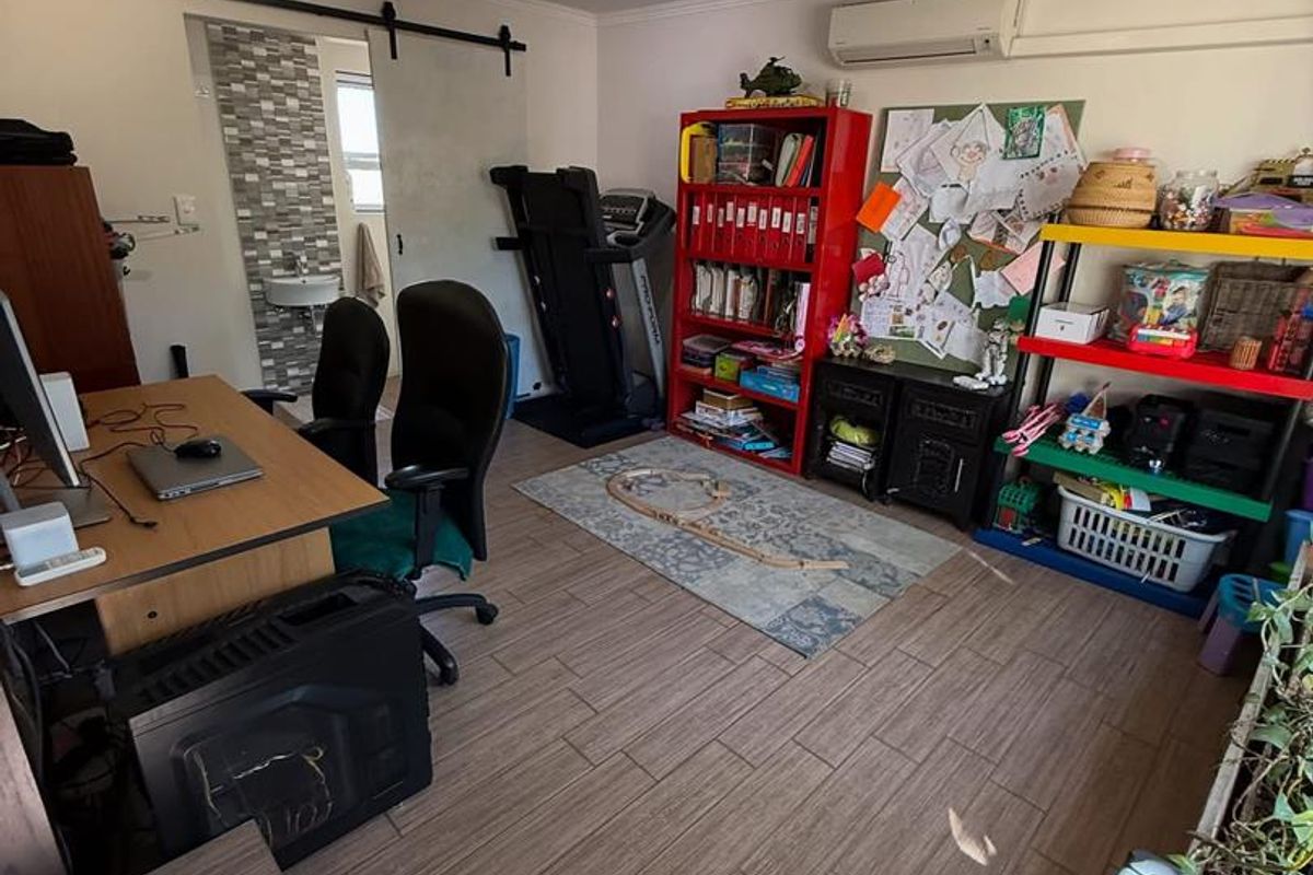 Hochland Park- For Sale- N$3 250 000 - Photo 4