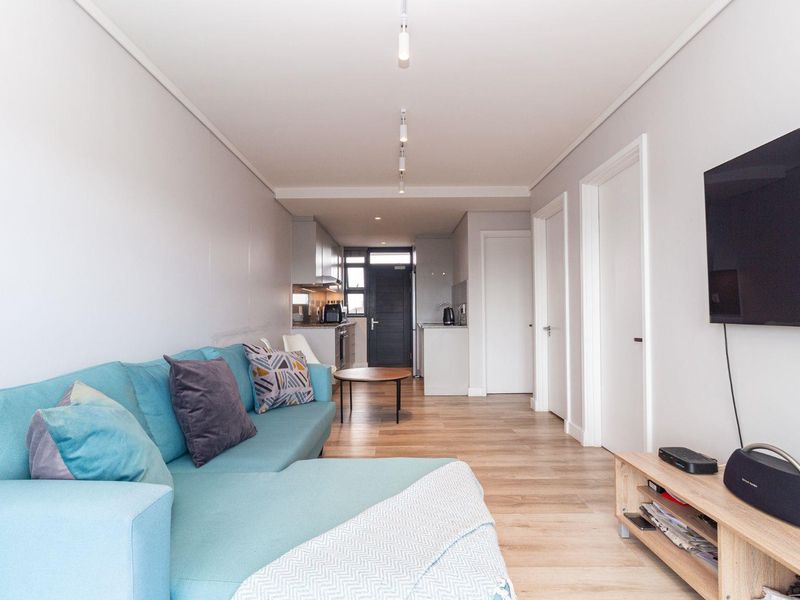 Two Bedroom Apartment With Lovely Views - Photo 10