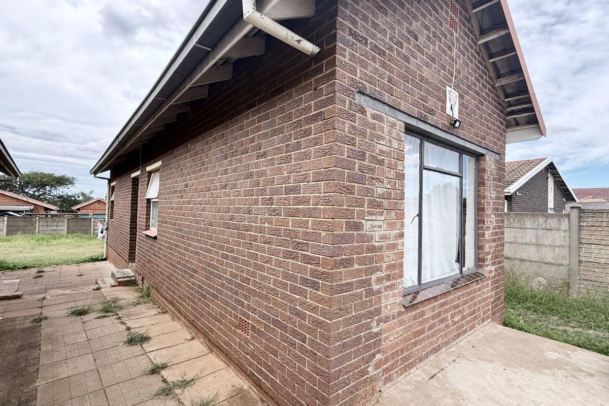 3 bedroom house for sale in vryheid - Photo 2