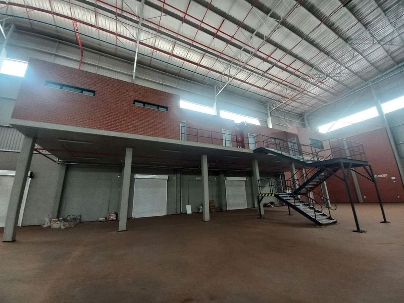 11 972m2 Louwlardia Warehouse To Let - Photo 9