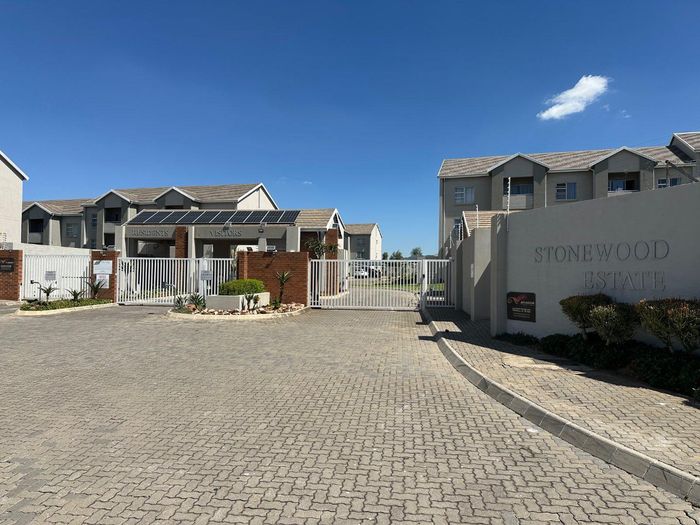 Property #2478912, Apartment For Sale in Blue Hills