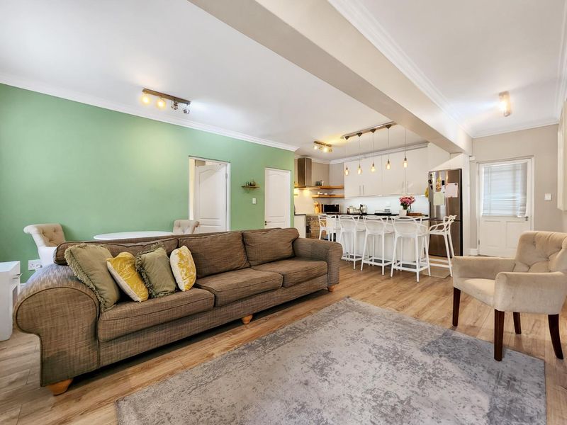 Stylish 2-Bed, 2-Bath Apartment - Photo 10