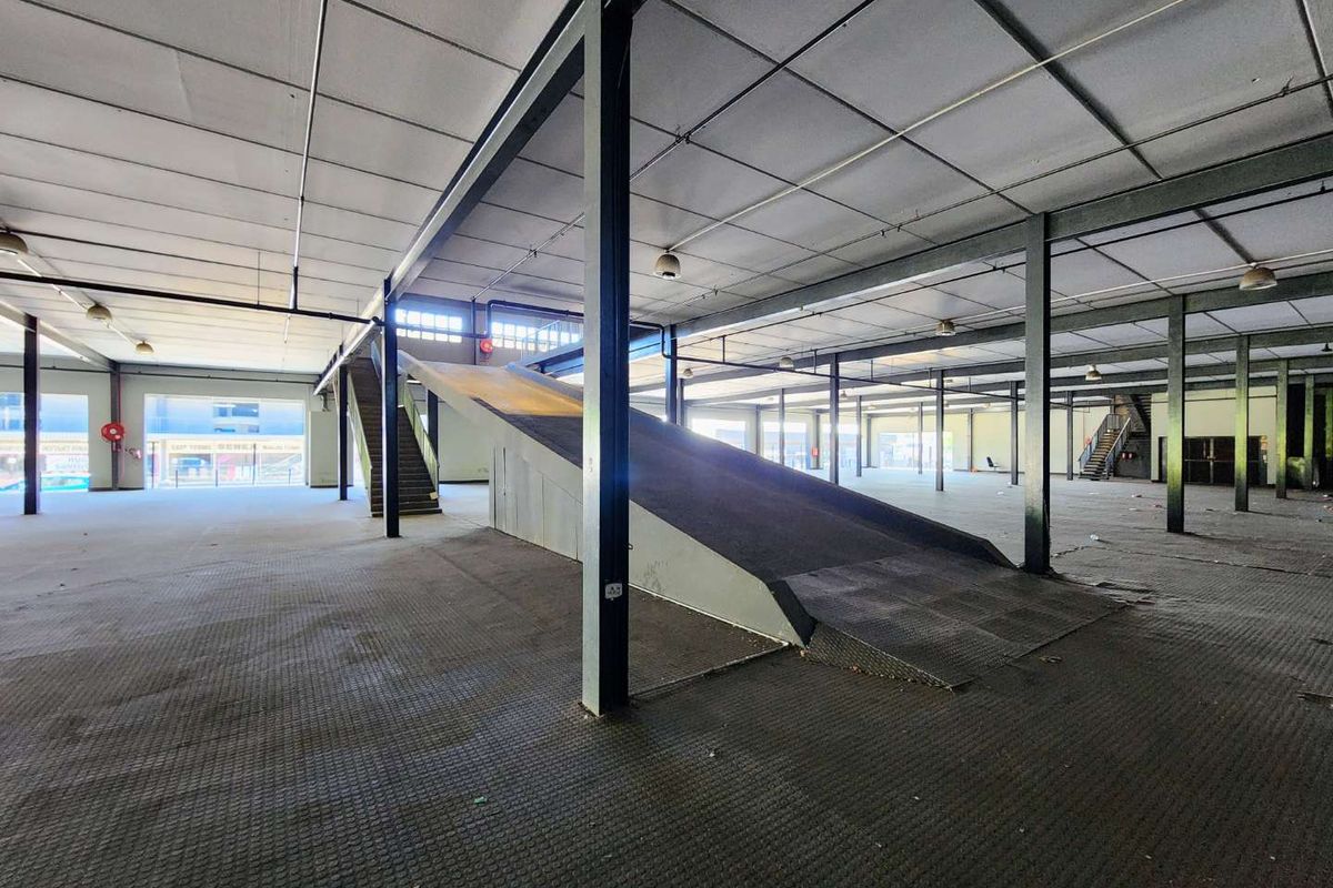 High Exposure Automotive & Retail Power Site on Steve Biko Road – 5,500m2 Mixed Use Facility - Photo 5