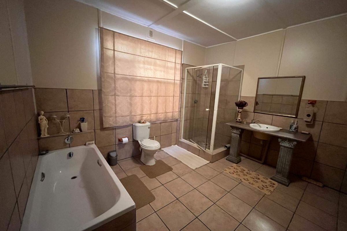 Spacious 4-Bedroom Family Home in Kakamas - Photo 5