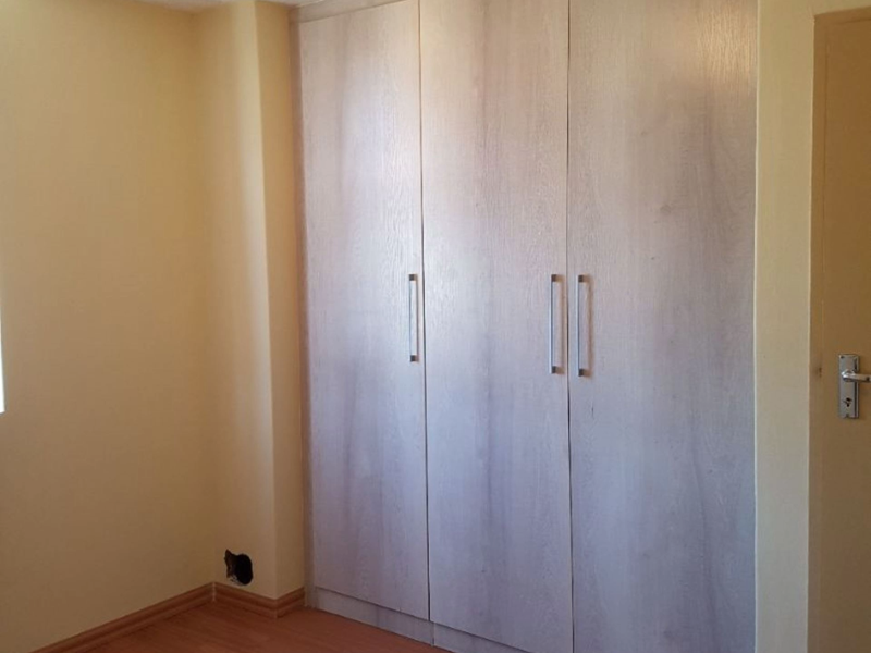 Live in Silverton's Heart: Spacious 2.5 Bed Apartment Awaits! - Photo 7