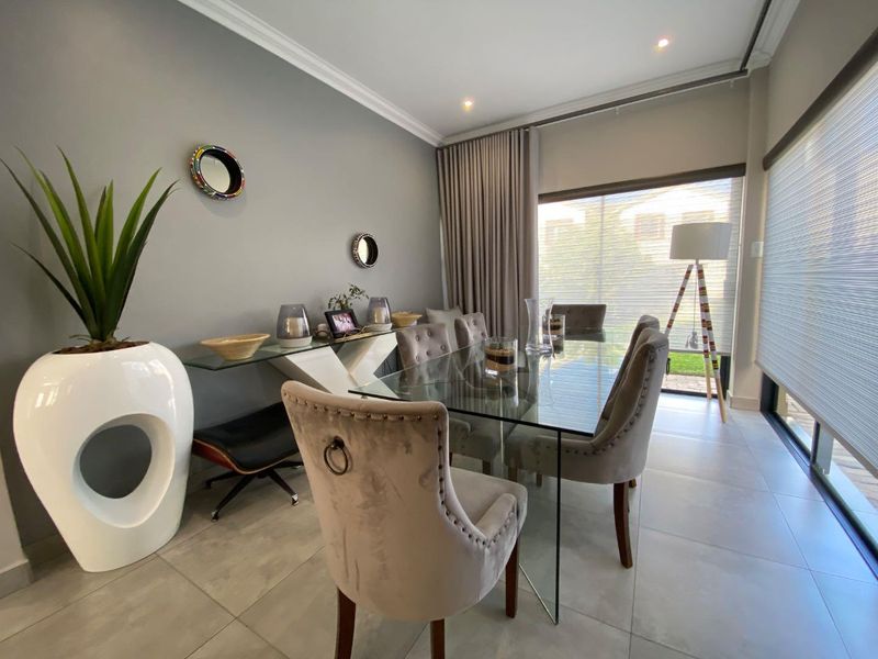 Modern & Chic 3-Bedroom Duplex – Stylish Comfort Awaits - Photo 5