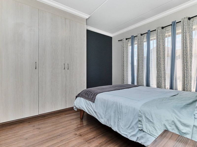 Secure, stylish and move-in ready. - Photo 10