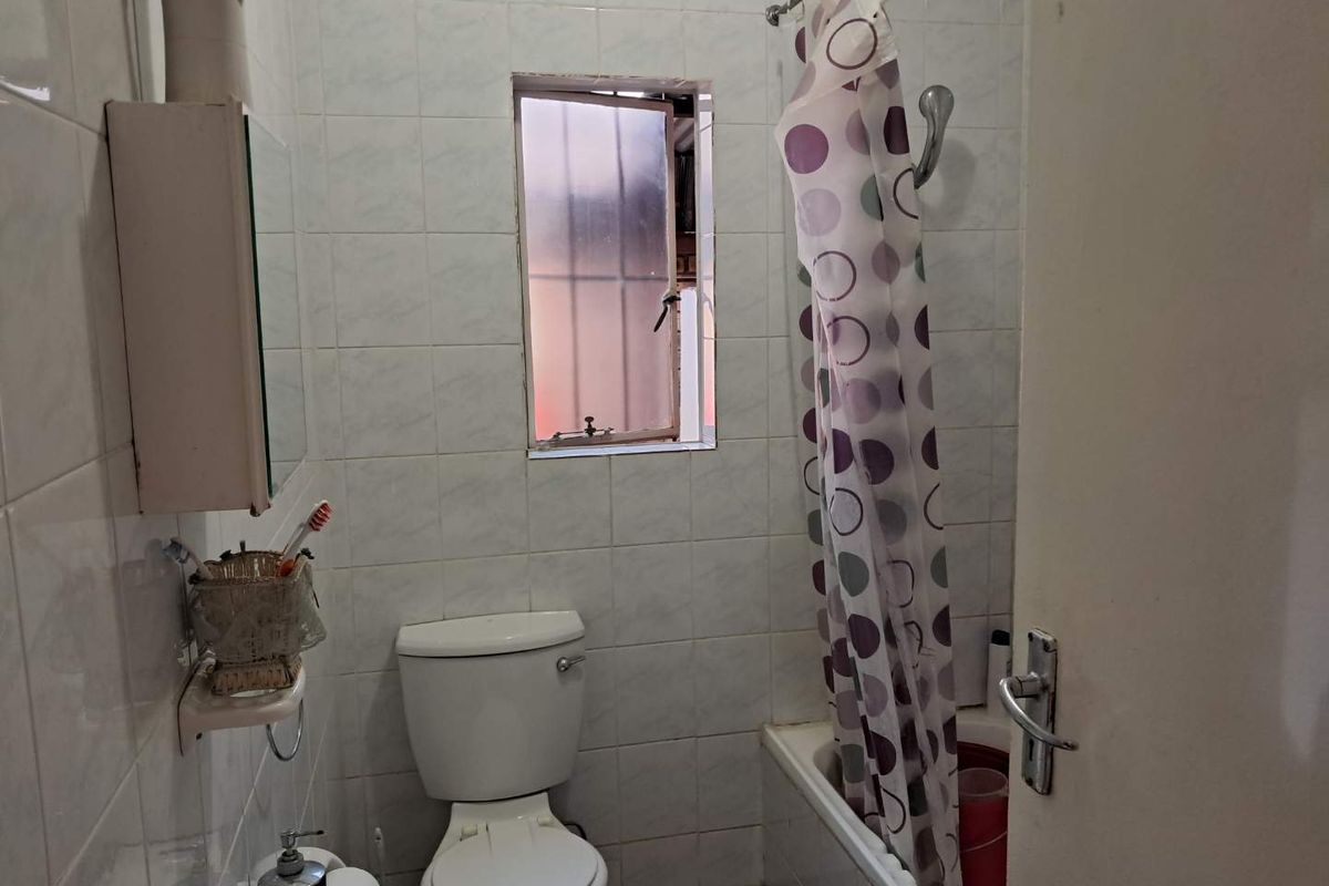 4 Bedroom House for Sale - Photo 5