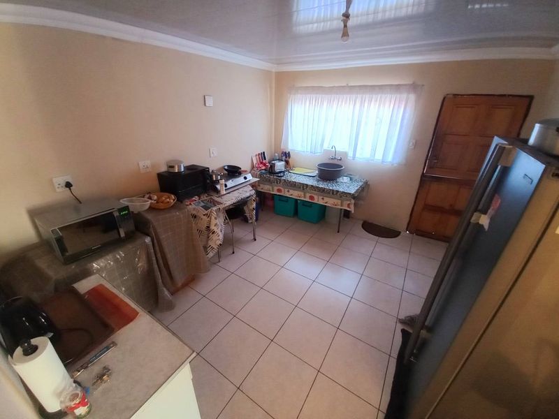 Three bedrooms house for sale in Atteridgeville - Photo 5
