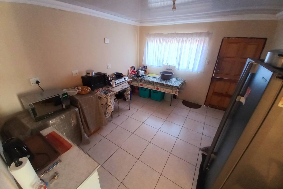 Three bedrooms house for sale in Atteridgeville - Photo 5