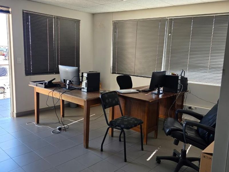 Warehouse for Lease in Southern Industrial Area - Photo 5