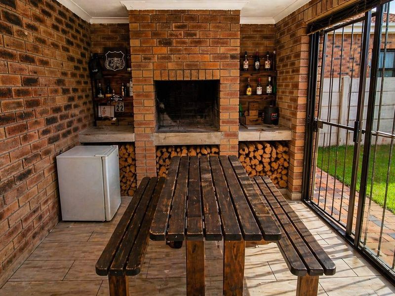 Charming Family Home in Brackenfell South – Move-In Ready! - Photo 7