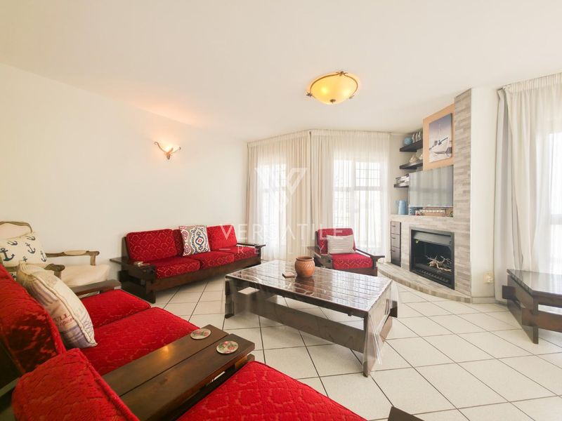 Lock-Up-and-Go Sectional Title in the Heart of Town - Photo 4