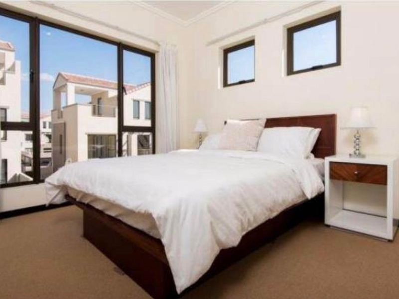 Modern Loft Apartment To Let in The Matrix, Paulshof - Photo 10
