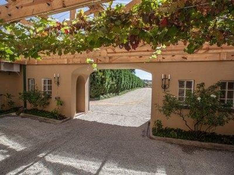 Invest in a beautiful wedding venue. R2 million worth of renovations done - Photo 3