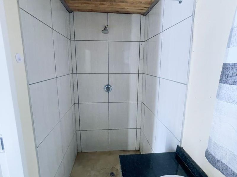 BACHELOR FLAT AVAILABLE IMMEDIATELY - Photo 9